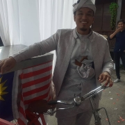 Aiskrim Basikal Merah