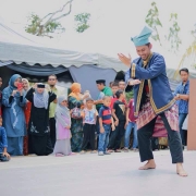 Kumpulan Sri Kencana - Tempahan Perarakan Pengantin Dan Persembahan Silat